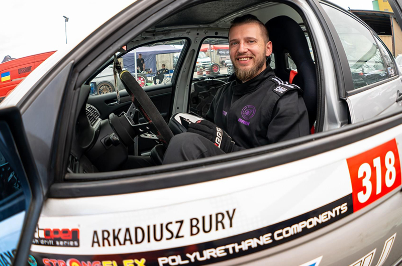 arkadiusz-bury-areqq96